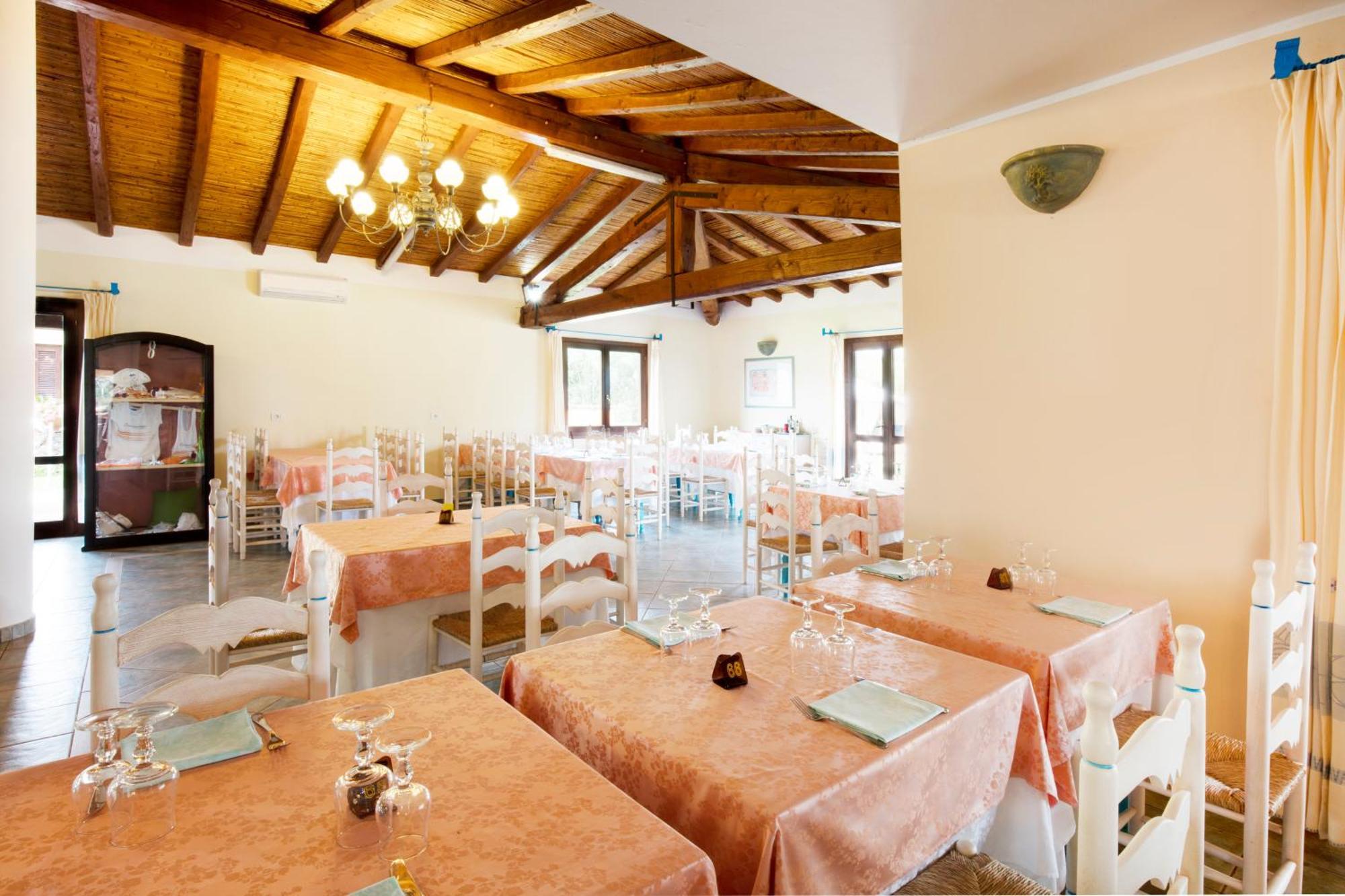 Li Suari Club Village Сан-Теодоро Экстерьер фото