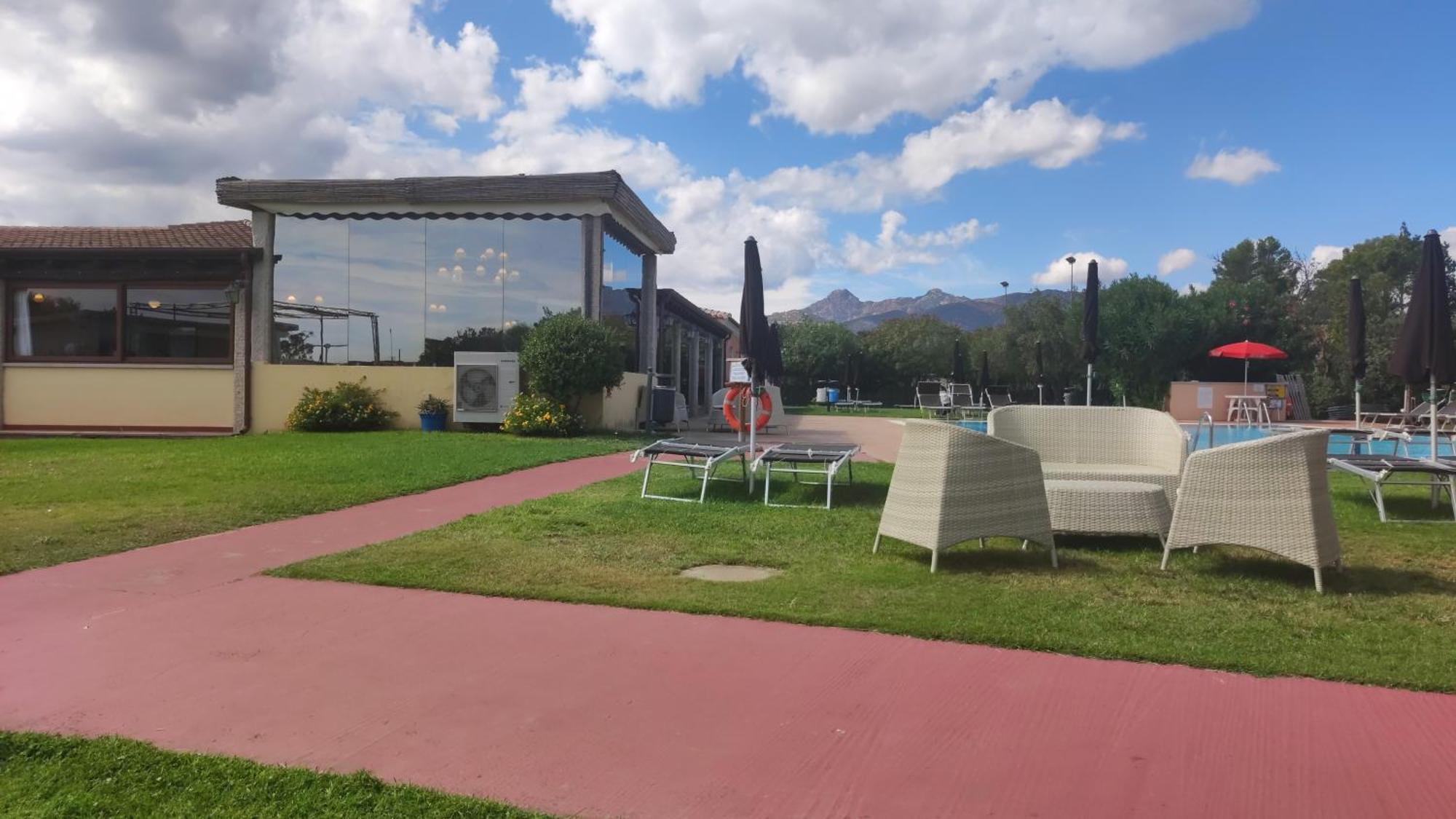 Li Suari Club Village Сан-Теодоро Экстерьер фото