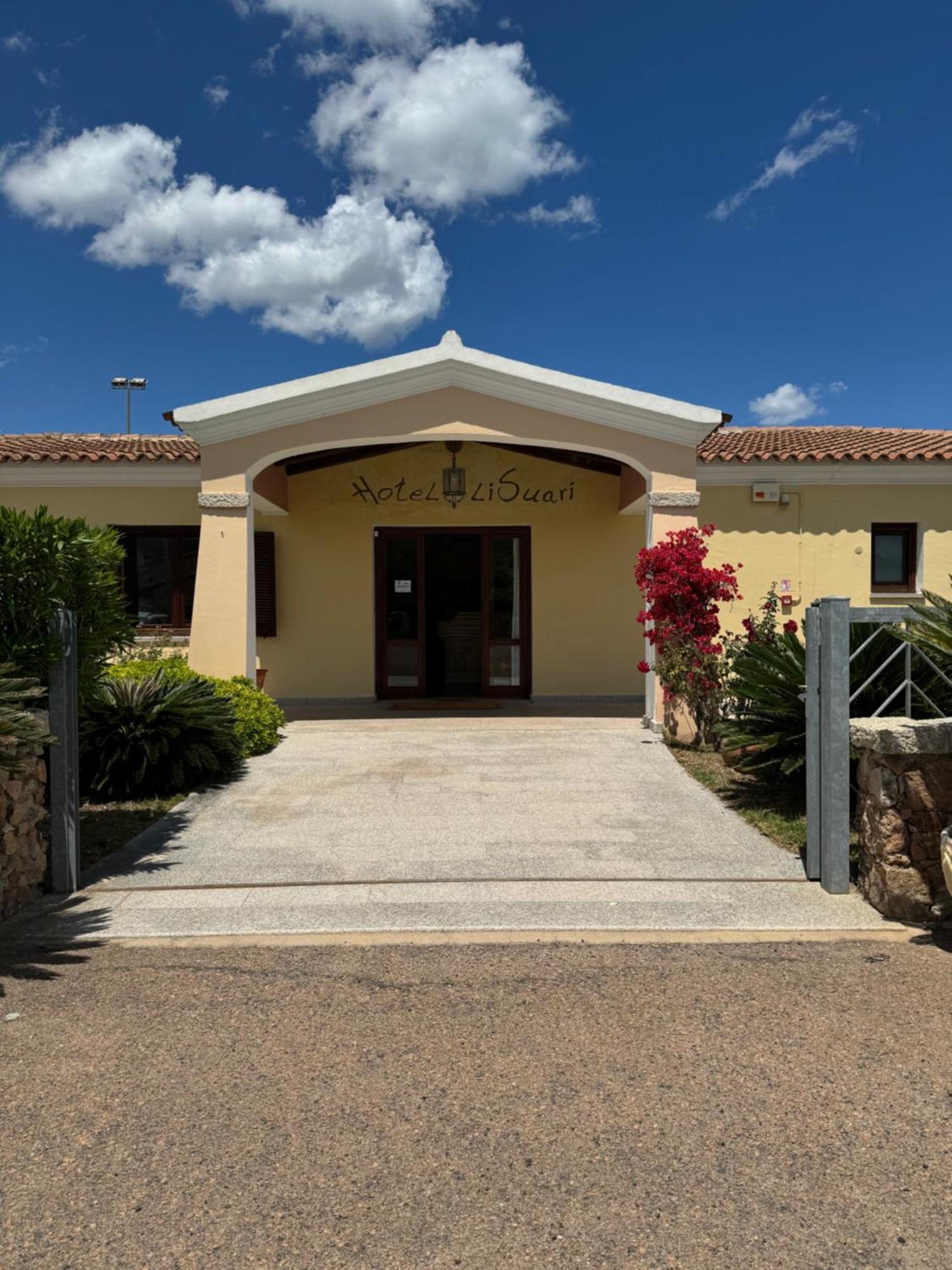Li Suari Club Village Сан-Теодоро Экстерьер фото