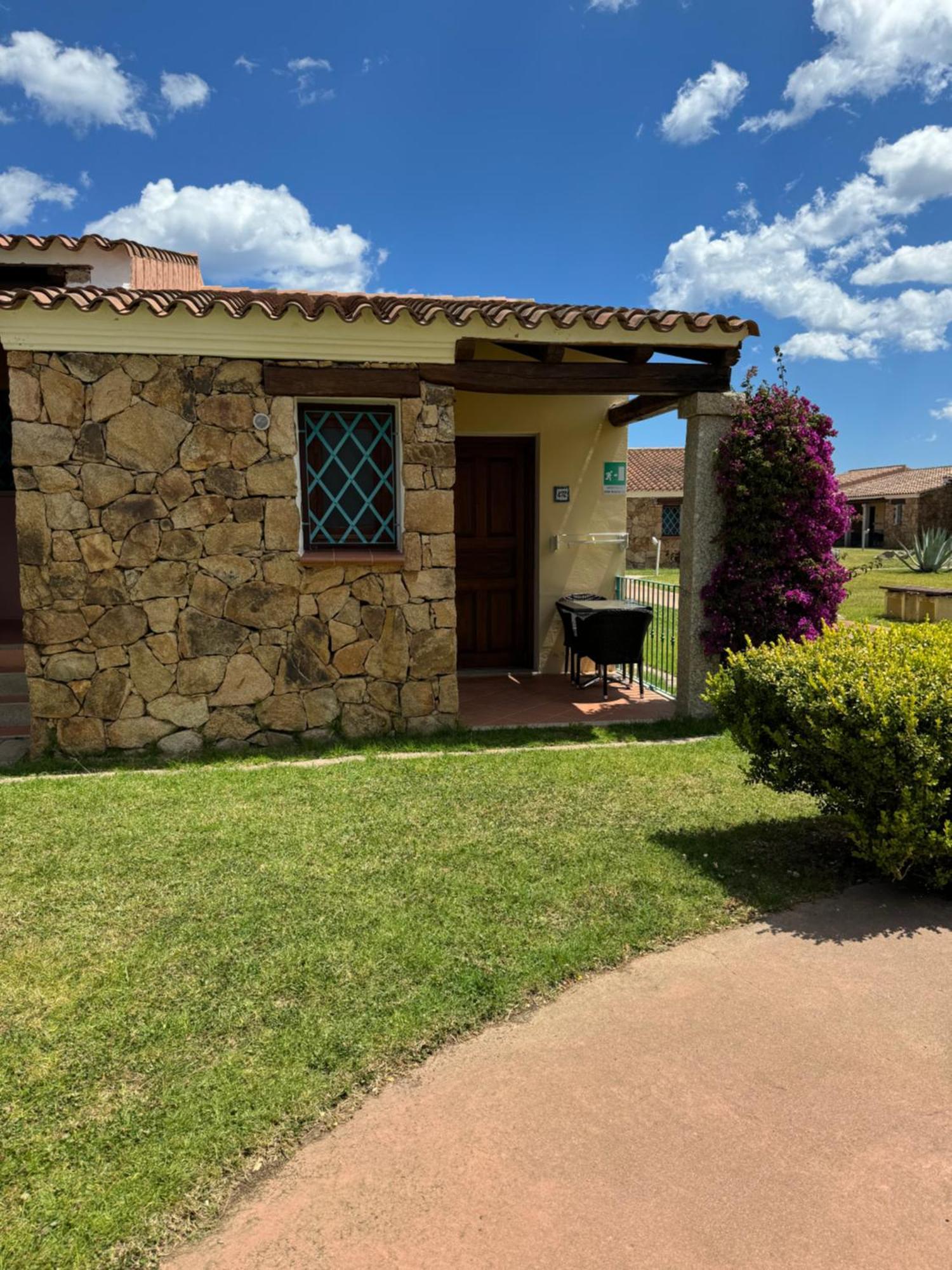 Li Suari Club Village Сан-Теодоро Экстерьер фото